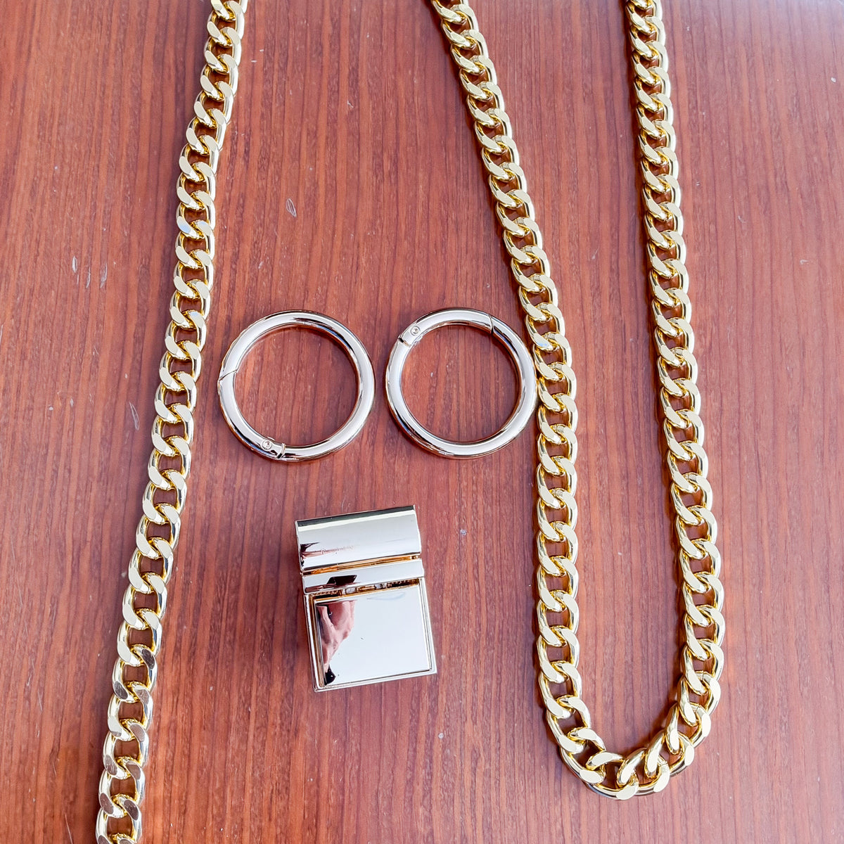 Set de Herrajes Oro para Bolso de Trapillo | 2 Argollas 32mm + Cadena 1.3m + Broche Cuadrado